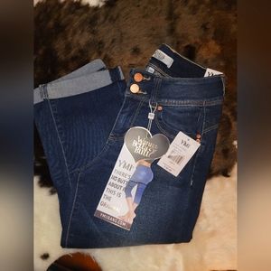 YMI Women's Size 3 Capris